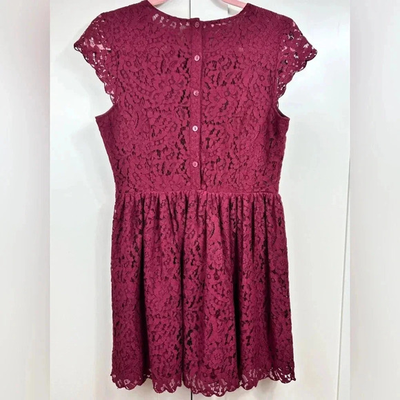H&M jewel tone burgundy lace mini dress, S, cap sleeves flared Whimsy Garden - Picture 8 of 11